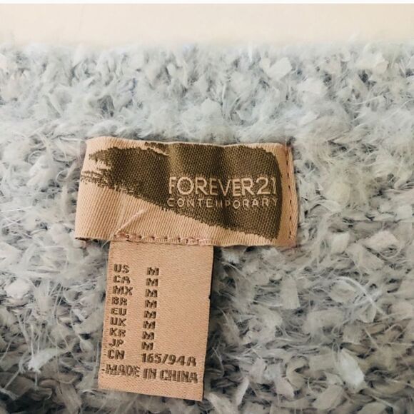 Forever 21 Short Sleeve Round Neck Eyelash Sweater Size Medium - Picture 3 of 5